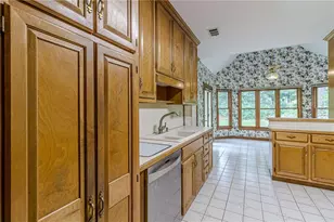 10625 Haynes Forest Dr, Alpharetta, GA 30022 - Photo 12