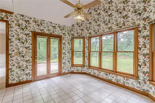 10625 Haynes Forest Dr, Alpharetta, GA 30022 - Photo 16