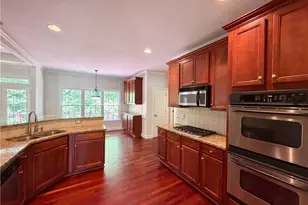 861 Windsor Creek Dr, Grayson, GA 30017 - Photo 2