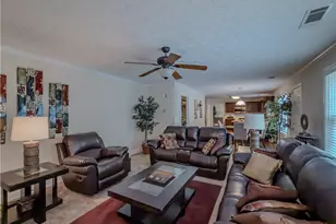 6042 Fairington Farms Ln, Lithonia, GA 30038 - Photo 18