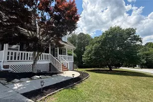 1235 Waterwood Dr, Loganville, GA 30052 - Photo 4