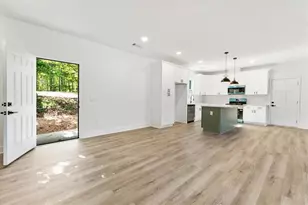 6885 Silver Maple Trail, Fairburn, GA 30213 - Photo 8