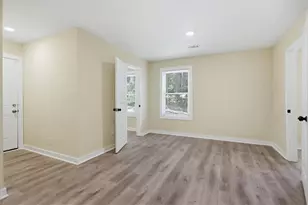 131 Holly Rd NW, Atlanta, GA 30314 - Photo 16