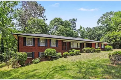 14 N Poplar Street, Fairburn, GA 30213 - Photo 4