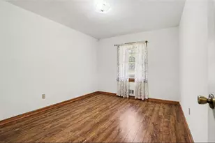 14 N Poplar St, Fairburn, GA 30213 - Photo 12