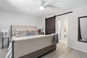 709 Summit N Dr NE, Atlanta, GA 30324 - Photo 2