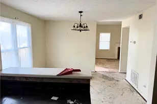 2176 Wellington Cir, Lithonia, GA 30058 - Photo 12