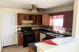 2176 Wellington Cir, Lithonia, GA 30058 - Photo 8