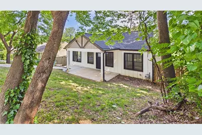 2215 Lang Drive SW, Atlanta, GA 30315 - Photo 2
