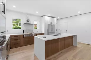 3196 Towerview Dr, Atlanta, GA 30324 - Photo 10