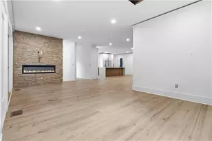 3196 Towerview Dr, Atlanta, GA 30324 - Photo 68