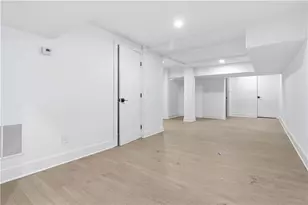 3196 Towerview Dr, Atlanta, GA 30324 - Photo 32
