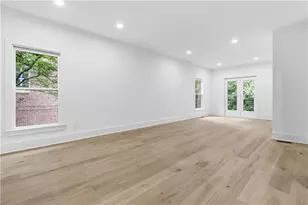3196 Towerview Dr, Atlanta, GA 30324 - Photo 14