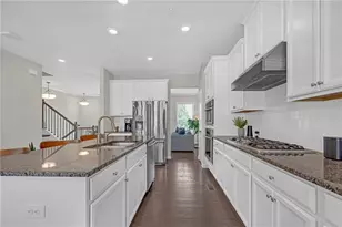 424 Montclair Ct, Woodstock, GA 30188 - Photo 4