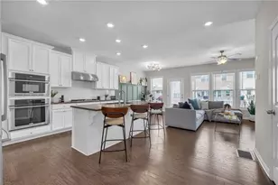 424 Montclair Ct, Woodstock, GA 30188 - Photo 2