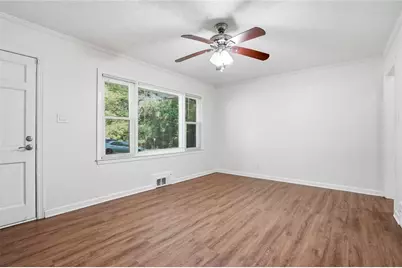 243 S Myrtle Street, Winder, GA 30680 - Photo 4