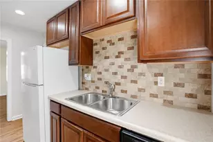 243 S Myrtle St, Winder, GA 30680 - Photo 12
