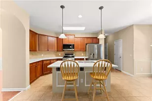 1000 Island Bluff Ln, Buford, GA 30518 - Photo 10