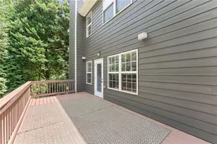 1000 Island Bluff Ln, Buford, GA 30518 - Photo 4