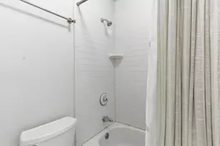 1011 Summit N Dr NE, Atlanta, GA 30324 - Photo 22
