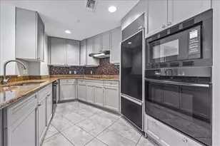 700 Park Regency Pl NE, Atlanta, GA 30326 - Photo 6