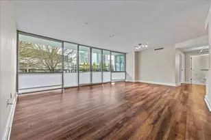 700 Park Regency Pl NE, Atlanta, GA 30326 - Photo 2