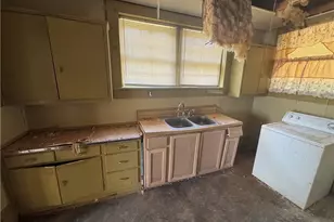 718 N Hill St, Griffin, GA 30223 - Photo 8