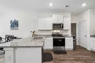 8592 Seabiscuit Rd, Lithonia, GA 30058 - Photo 6