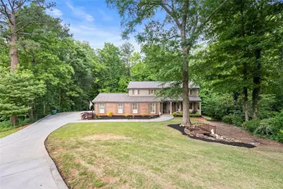 3814 Shawnee Run SW, Lilburn, GA 30047 - Photo 4
