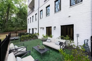1099 Briar Cove Cir, Atlanta, GA 30329 - Photo 8