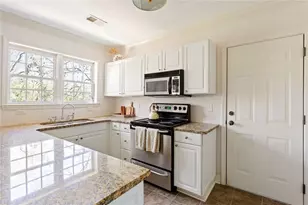 115 Peachtree Memorial C3 Dr, Atlanta, GA 30309 - Photo 4