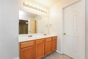 827 Shadow Lake Dr, Lithonia, GA 30058 - Photo 4