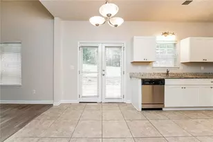 827 Shadow Lake Dr, Lithonia, GA 30058 - Photo 20