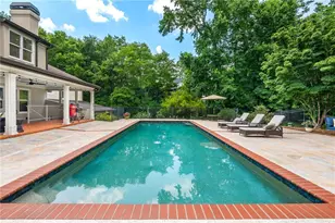 1025 Stonegate Ct, Roswell, GA 30075 - Photo 4