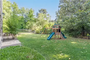 730 Glenairy Dr, Sandy Springs, GA 30328 - Photo 8