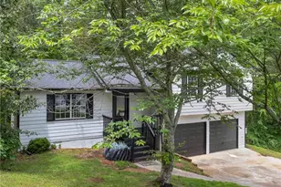 225 Hampton Dr, Dallas, GA 30132 - Photo 2