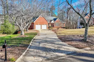 1525 Habersham Pl, Cumming, GA 30041 - Photo 4