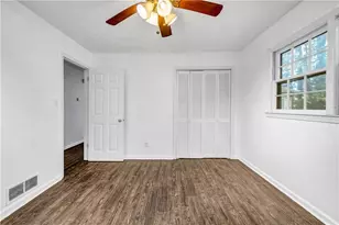 1327 Cotton Creek Dr, Lawrenceville, GA 30045 - Photo 6