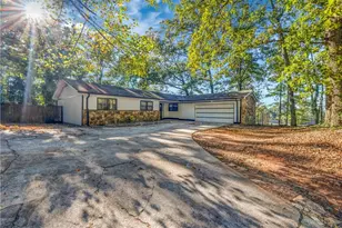 1327 Cotton Creek Dr, Lawrenceville, GA 30045 - Photo 4