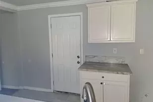 1032 Valley View Rd, Atlanta, GA 30315 - Photo 10