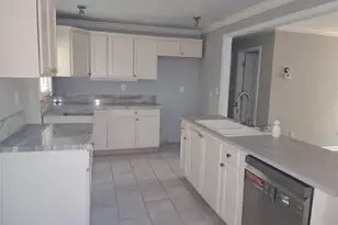 1032 Valley View Rd, Atlanta, GA 30315 - Photo 4