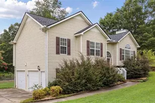227 Diamond Ct, Carrollton, GA 30116 - Photo 2