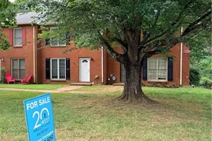 702 Redland Dr, Jonesboro, GA 30238 - Photo 2