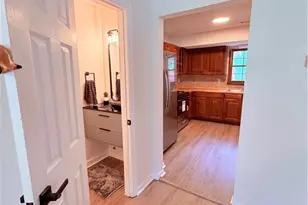702 Redland Dr, Jonesboro, GA 30238 - Photo 8
