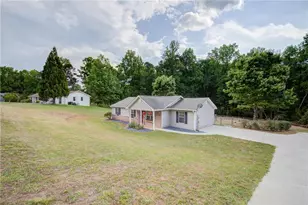 2968 Sky Lake Cir, Gainesville, GA 30506 - Photo 2