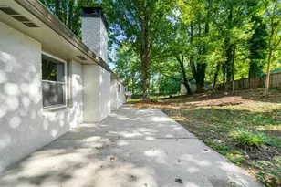 1661 Oak Ridge Cir SW, Stone Mountain, GA 30087 - Photo 26