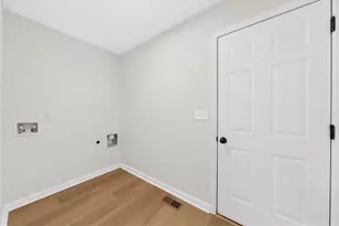 1661 Oak Ridge Cir SW, Stone Mountain, GA 30087 - Photo 22