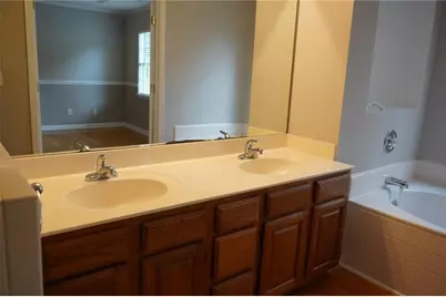 210 Radner Run, Lawrenceville, GA 30043 - Photo 10