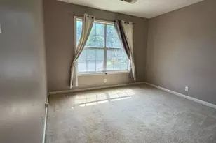 1079 Megan Ct, Sugar Hill, GA 30518 - Photo 4