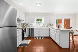 661 N Parkwood Rd, Decatur, GA 30030 - Photo 8